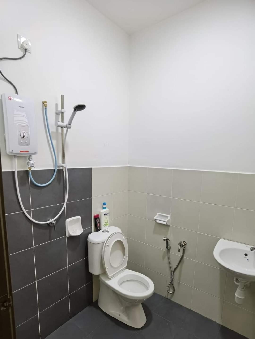 Infinity Homestay Bandar Cemerlang Ulu Tiram Bagian luar foto